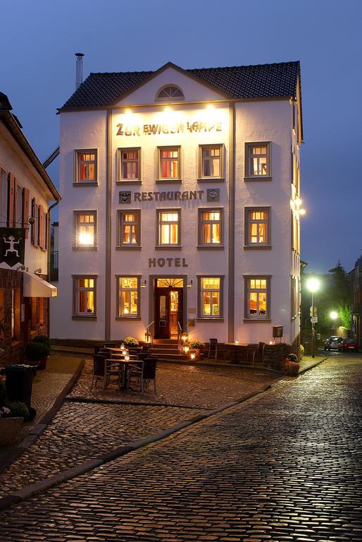 Zur Ewigen Lampe Romantisches Landhotel & Restaurant Nideggen Ngoại thất bức ảnh