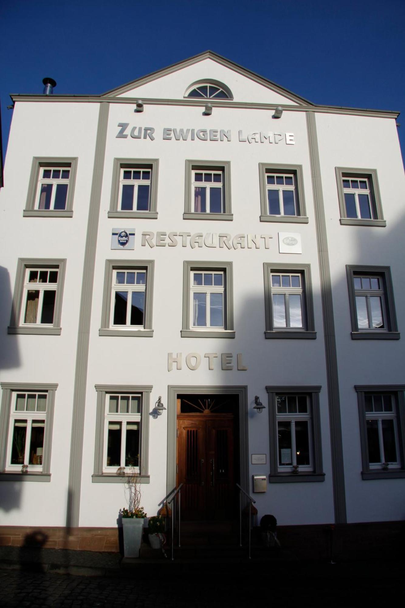 Zur Ewigen Lampe Romantisches Landhotel & Restaurant Nideggen Ngoại thất bức ảnh